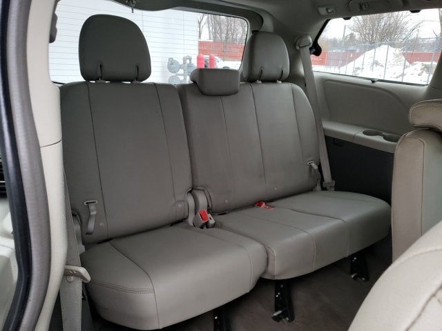 2017 Toyota Sienna XLE