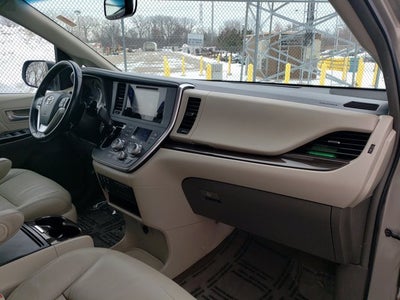 2017 Toyota Sienna XLE