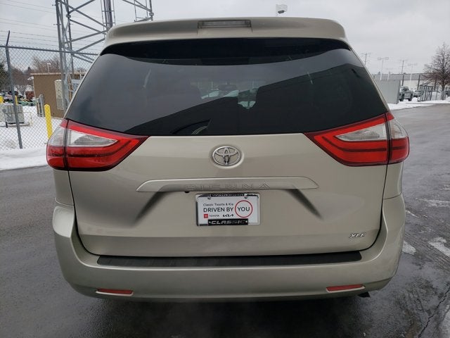 2017 Toyota Sienna XLE