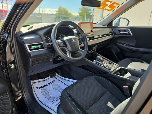 2022 Mitsubishi Outlander ES