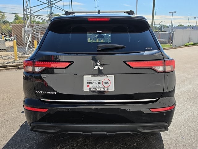 2022 Mitsubishi Outlander ES