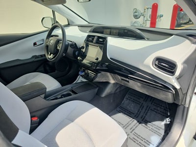 2019 Toyota Prius LE