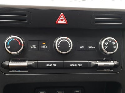 2023 Kia Carnival LX