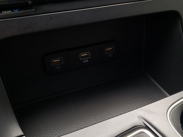 2023 Kia Carnival LX